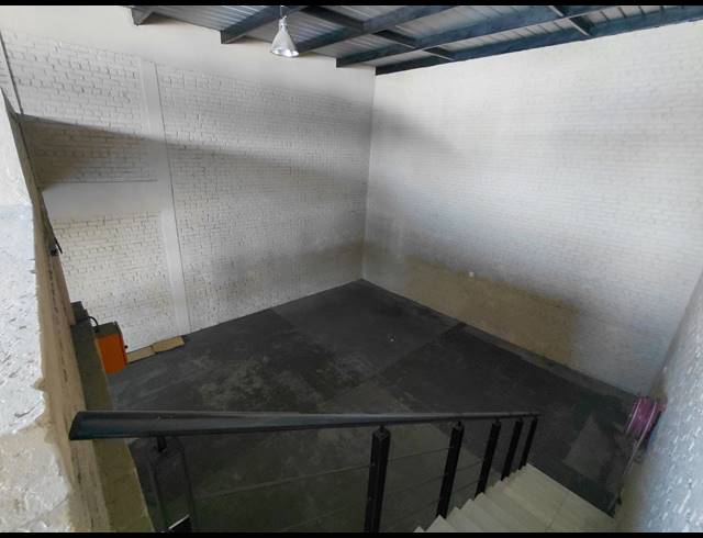 134M² WAREHOUSE TO LET IN POMONA